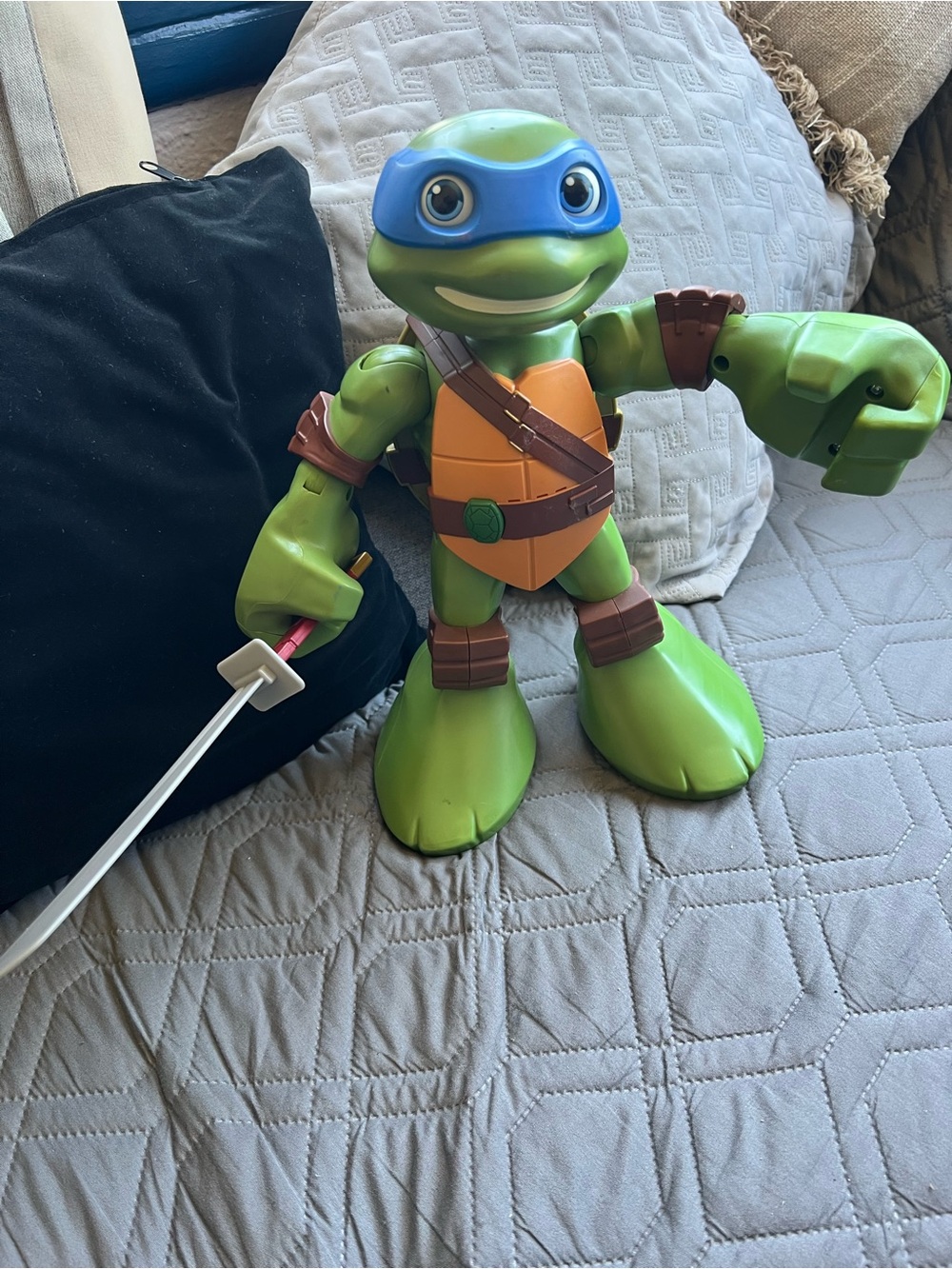 Teenage Mutant Ninja Turtle 12 inch LEONARDO Talking Action Figure Viacom 2014